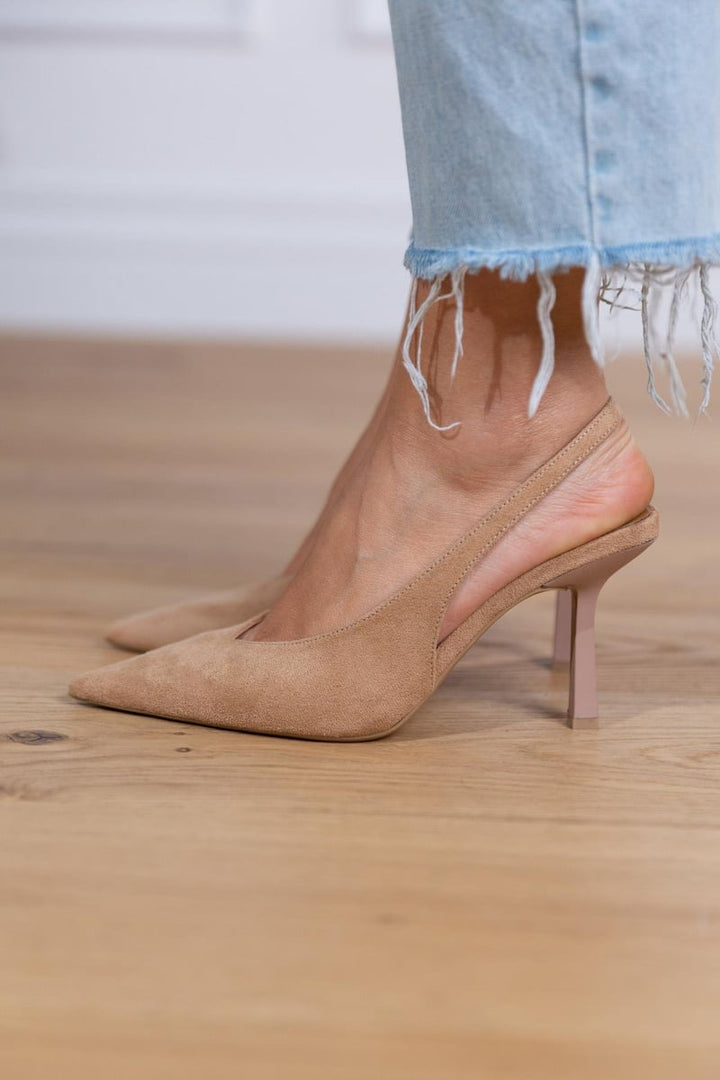 SLINGBACK HEELS
