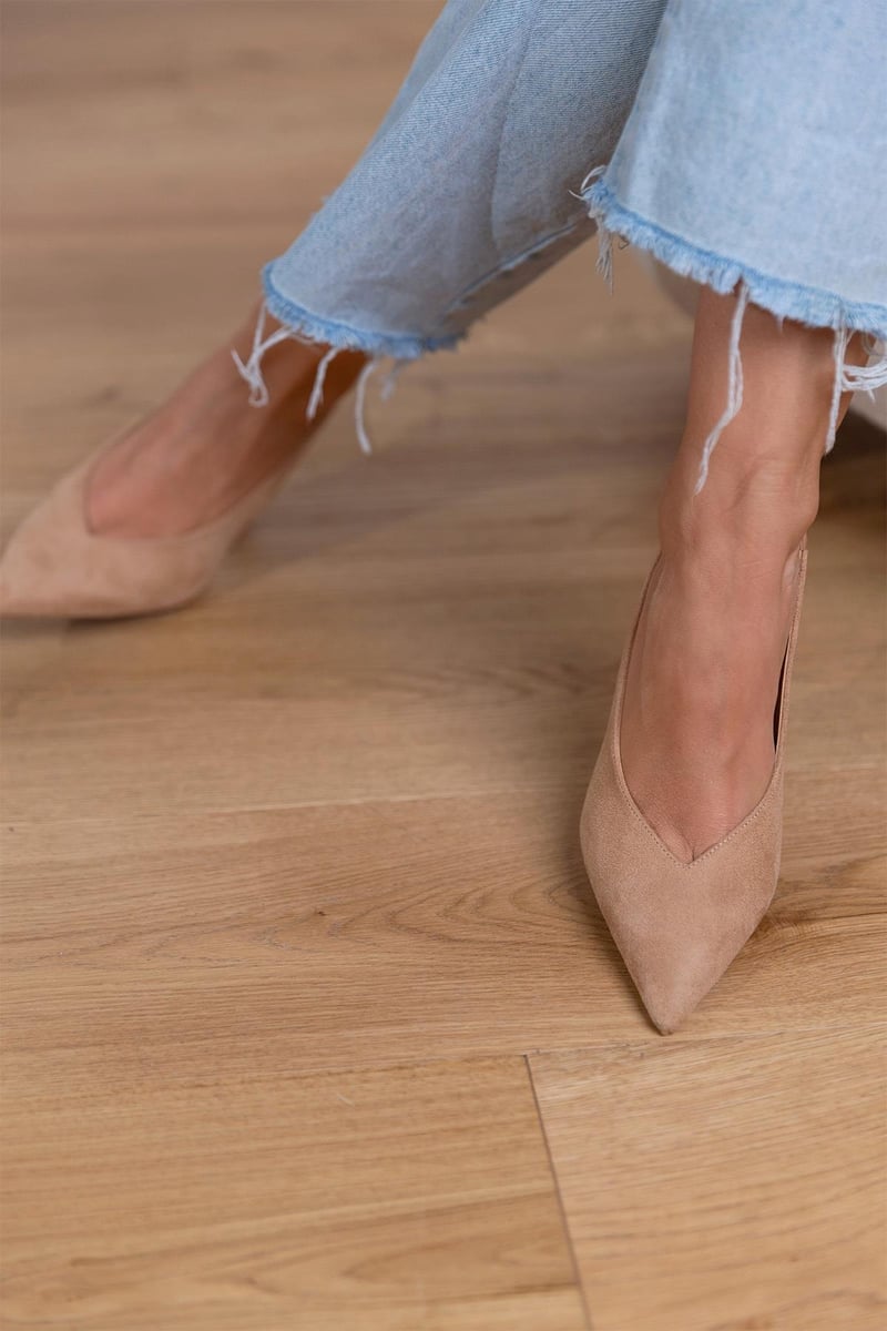 SLINGBACK HEELS